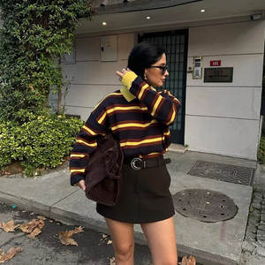 Pull en tricot rayé de style vintage pour femmes - Product Image 3