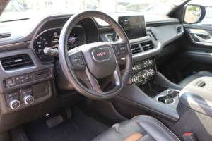 GMC Yukon XL AT4 2022, Bien Cuidado y Limpio - Product Image 3