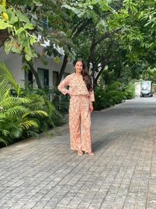ชุดคอตตอนผสมทรง Co-Ord สำหรับผู้หญิงชุดปักลายเสื้อลำลองและกางเกงขาสั้นสไตล์ Palazzo สำหรับฤดูใบไม้ผลิความยาว