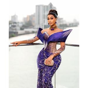 Vestido de Gala Largo con Cuentas y Hombros Descubiertos, Diseño Esculpido con Lentejuelas, Color Amatista, para Eventos Formales, Bodas y Fiestas - Product Image 4
