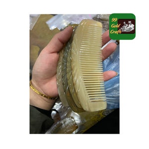 Peine de cuerno natural Premium con propiedades antiestáticas: suave para el cabello y el cuero cabelludo, ideal para la rutina de cuidado del cabello rizado o grueso - Product Image 6