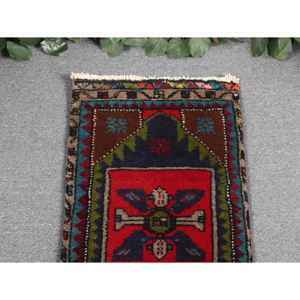 Alfombra Turca Vintage Pequeña de 1.2x2.3 pies, Alfombra de Lana Roja y Azul Degradado - Product Image 3