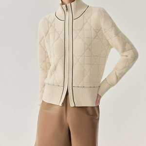 เสื้อแจ็คเก็ตไหมพรมถักลายเคเบิ้ล คอสูง ซิปหน้า สำหรับผู้หญิง ผลิตภัณฑ์ใหม่ ทำจากขนแกะ ซิปแบบลิงเก้ - Product Image 2