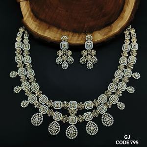 Ensemble de collier élégant en diamant américain Bijoux de fête scintillants avec boucles d'oreilles pour événements formels, réceptions et cadeaux - Product Image 3