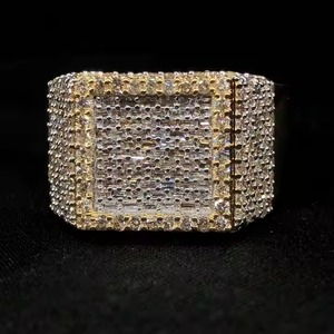 Anillo Personalizado en Oro de 10kt Estilo Hip Hop un Anillo de Perfección Promesa y Eternidad - Product Image 1