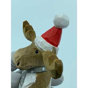 YEEYAYA Statuetta Natalizia Artigianale di Alce, Cervo, Renna in Legno, Scultura Intagliata, Oggetto da Collezione, Decorazione Natalizia - Product Image 2