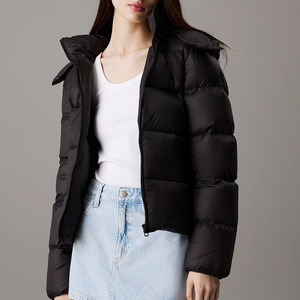 Chaqueta acolchada de lujo de marca de diseñador OEM para hombres y mujeres, abrigo de invierno de burbujas con capucha de alta calidad, estilo informal de talla grande para exteriores - Product Image 1