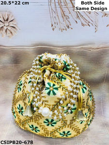 Pochette Potli brodée à la main en Inde, parfaite pour les cadeaux de mariage, les cadeaux de retour et les célébrations chics ! - Product Image 5