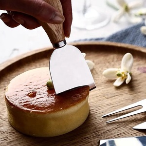 Nouveauté Couteau à steak damas prix usine Lot de 5 pièces avec manche en bois d'olivier Couteau à fromage - Product Image 2