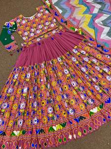 Nuevo Lehenga Choli de Diseñador para Navratri, Lehenga Choli para Festivales Indios, Lehenga Choli con Trabajo de Espejo Real - Product Image 6