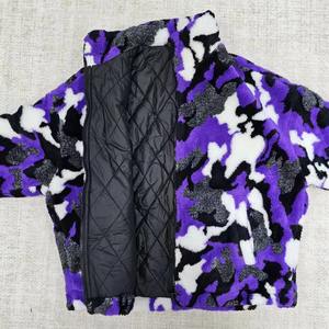 Sudadera con Capucha Personalizada para Hombre, Impresión DTG, 420 GSM, Algodón French Terry, Cierre de Cremallera, Camuflaje, Lavado Ácido, Estilo Desgastado - Product Image 3