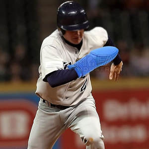 ถุงมือเบสบอลแบบเลื่อนได้มาใหม่ป้องกันแบบพรีเมี่ยมเพื่อความปลอดภัยสไลด์เร็วน้ำหนักเบาและทนทาน - Product Image 4