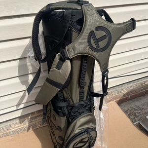 Scotty Cameron 2023 Pathfinder กระเป๋าหลัก-สีเขียวมะกอกต้นแบบวงกลม T - Product Image 1