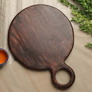ขายจานเสิร์ฟพิซซ่าทรงกลมไม้สีน้ําตาลเข้มพร้อมที่จับในราคาต่ํา - Product Image 6