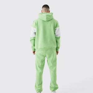 Chándal con capucha de entrenamiento para hombre personalizado con características transpirables Diseño de impresión de patrón personalizado en diferentes colores de invierno - Product Image 4