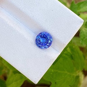 Tanzanita Natural de Color Azul Violeta, Corte Brillante Facetado, Encerada/Enlazada, 1-2 Quilates, Gema Certificada por Terceros - Product Image 4