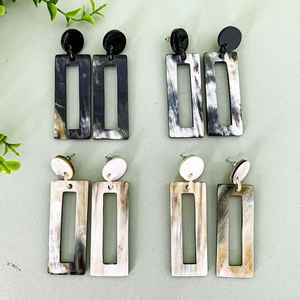 Boucles d'oreilles en corne de buffle naturelle, ensemble de boucles d'oreilles en corne de vente chaude pour femmes et filles, bijoux en corne élégants faits à la main - Product Image 3