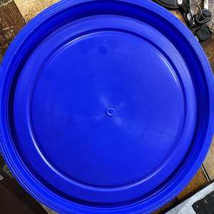 Tapa de tambor de plástico de alta calidad, cubiertas a prueba de polvo, pestañas de sellado, uso de plástico duradero de alta presión, tambor de 50 litros y 70 litros - Product Image 2