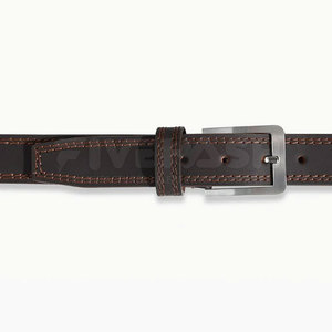 Ceinture en cuir durable avec finition lisse et ajustement réglable, idéale pour les tenues formelles, les tenues décontractées et l'usage quotidien - Product Image 4