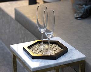 Plateaux en rotin en osier tissé en forme d'hexagone avec des frontières de couleur noire meilleure vente plateau Amazon pour services à thé décor à la maison qualité indienne - Product Image 3