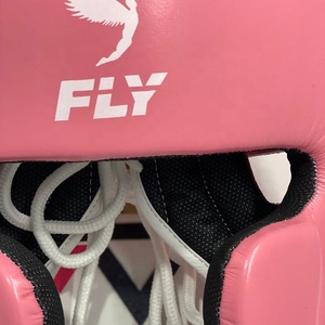 Casque ouvert réglable en cuir FLY rose et blanc, toutes couleurs et tailles disponibles, pour l'entraînement au kickboxing, au Muay Thai et au MMA - Product Image 3