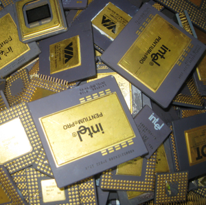 เศษซากโปรเซสเซอร์เซรามิก CPU พร้อมขาเสียบทอง (เศษซาก CPU 486 และ 386 ขาเสียบทอง อุปกรณ์เสริมโปรเซสเซอร์เซรามิก) - Product Image 1