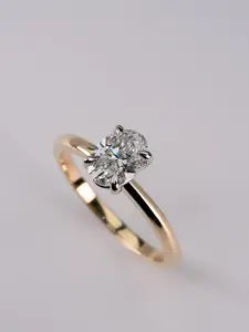 Anillo de Compromiso o Boda Clásico y Moderno de Plata de Ley 925 con Baño de Oro, con Circonita Ovalada de 3 Quilates Engastada en Puntas para Mujer - Product Image 3