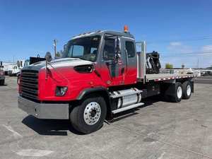 Camión de Plataforma Plana de 20 pies con Eje Tándem 114SD de 2014, Motor de 410 HP, Caja de Cambios Automática Allison RDS de 6 Velocidades, Duradero y de Alto Rendimiento - Product Image 3