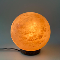 Lampe boule de sel de l'Himalaya naturelle pleine lune avec base en bois sculptée, écologique, style moderne, décoration rose naturelle, taille personnalisée