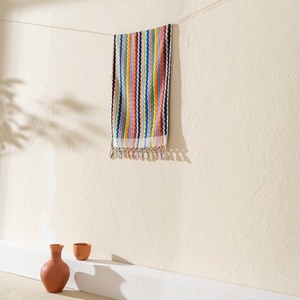 Toalla de Mano Turca con Diseño de Pompón en Zigzag, Multicolor, 17x38 pulgadas - Product Image 3