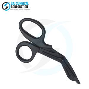 Tijeras ergonómicas de acero inoxidable de diseño negro con asas de agarre de goma suave para un uso cómodo y prolongado - Product Image 3