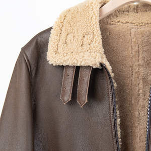 แจ็คเก็ตบอมเบอร์หนังแกะลายพรางสำหรับผู้ชาย รุ่นใหม่ปี 2026 เคลือบด้านหน้าแข็ง ทนน้ำ กันลม - Product Image 3