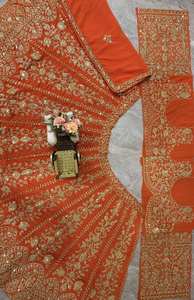 ชุดเลเฮนกาโชลีแบบยาวสำหรับงานแต่งงานของผู้หญิง ดีไซน์เนอร์ออกแบบ  แบบอินเดีย  ทำจากผ้ากำมะหยี่ - Product Image 5