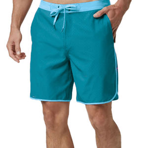 Maillot de bain pour homme en tissu recyclé avec ourlet de style festonné pour le confort et la protection de l'océan - Product Image 6