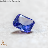 Nano Lab Grown Rough # Une pierre précieuse de couleur bleu violet Tanzanite de 146 carats, taillée, synthétique, simulée, créée en laboratoire, Nanosital