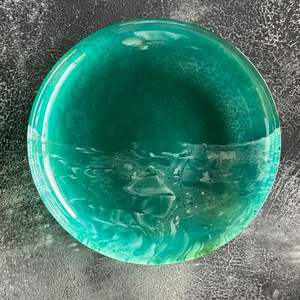 Bol en résine conçu pour les détaillants de décoration haut de gamme offrant des produits artistiques uniques qui rehaussent les collections de style d'intérieur exclusives - Product Image 3