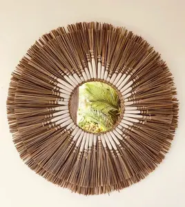 Espejo colgante de pared tejido a mano, decoración artística para el hogar, de VietNam - Product Image 1