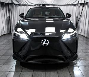 Increíble Lexus RZ 450e Luxury AWD 2023 en perfectas condiciones con poco kilometraje en stock, ofrecido a una oferta increíble que no querrás perderte - Product Image 1