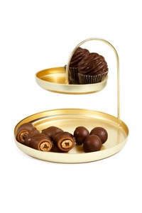 El soporte para pasteles de metal dorado bellamente elaborado agrega un toque lujoso a tu mesa de postres, ideal para presentar cupcakes con gracia - Product Image 3