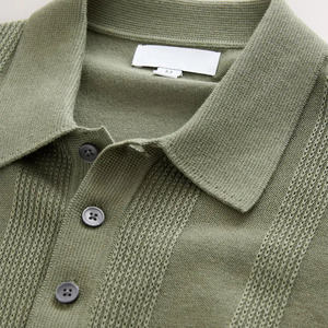 Polo en maille texturée polyvalent pour un style décontracté et semi-formel – Polo en maille texturée de qualité supérieure - Product Image 2
