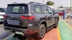 Toyota Land Cruiser GR Sport 2024 Usado, Automático, 6 Asientos, Cuero, Cámara Trasera, Emisión Euro III, 8L - Product Image 5