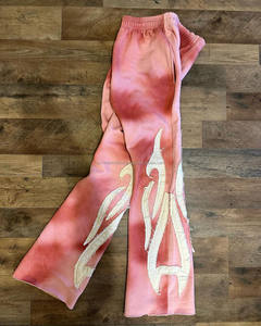 Pantalones de chándal acampanados personalizados para hombre, pantalones acampanados de estilo informal con parche bordado de llama desgastado de algodón ligero - Product Image 3