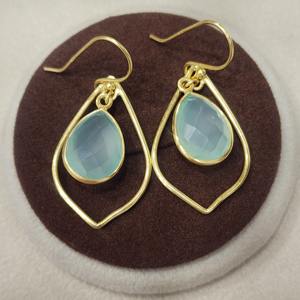 925 Sterling Silver Teardrop Cut Calcedony Boucles d'oreilles Unique Designer Naturel Plaqué Or À La Main pour Les Occasions De Fiançailles - Product Image 4