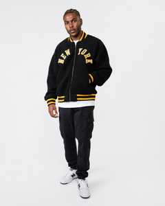 Blouson universitaire en laine et noir avec logo personnalisé pour hommes, col côtelé boutonné avec manchette Blouson bombardier de baseball Letterman College - Product Image 5