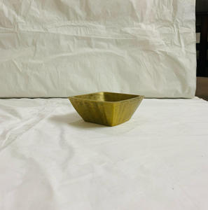 Mini bol décoratif en aluminium pour la maison et les hôtels Bol de table pour le service de la datte et des bonbons pour la soupe en vente - Product Image 2