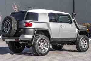 2024 Cruiser 2 Owners V6 Power 4WD Diferencial Trasero Bloqueable Modificaciones Todoterreno Volante a la Izquierda Asientos de Cuero Traseros - Product Image 5