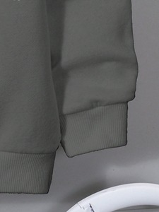 เสื้อฮู้ดแบบรูดซิปพร้อมฮู้ดปรับได้ซับในกันความร้อนและการเย็บที่ทนทานเหมาะสำหรับใส่ไปยิมชุดลำลองและขายส่ง - Product Image 2