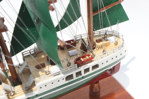 Gia Nhien Fabricant Approuvé Conception Personnalisée Bas quantité minimale de commande ALEXANDER VON HUMBOLDT MODÈLE GRAND VOILIER HAUTE QUALITÉ Artisanat maquette de bateau - Product Image 4