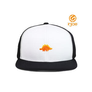 Gorras Trucker Personalizadas al por Mayor con Logotipo Bordado en 2D y 3D, Estructuradas de 6 Paneles, Cierre Ajustable, Parte Trasera de Malla Transpirable, Ajuste Cómodo - Product Image 3