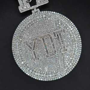 Pendentif personnalisé en argent 925 plaqué or avec moissanite, style hip-hop, design de lettre personnalisable - Product Image 1